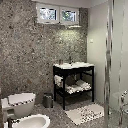 Leisure Vacation Villa Traù