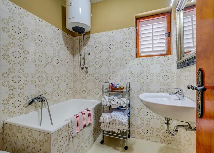 Вилла Leisure Vacation Трогир